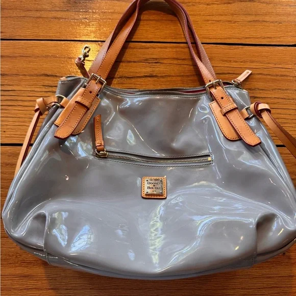 Dooney & Bourke Glossy Gray patent leather Shoulder Bag. - Picture 1 of 7